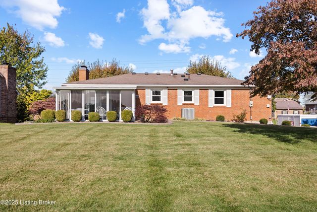 709 Bon Aire Dr, Elizabethtown, KY 42701