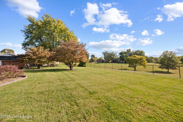 709 Bon Aire Dr, Elizabethtown, KY 42701