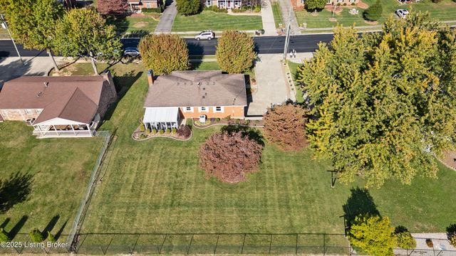 709 Bon Aire Dr, Elizabethtown, KY 42701