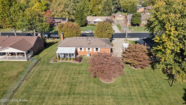 709 Bon Aire Dr, Elizabethtown, KY 42701