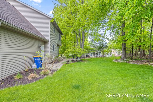 3816 Ravinewood Circle Se, City Of Grand Rapids, MI 49508