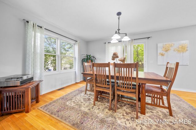 3816 Ravinewood Circle Se, City Of Grand Rapids, MI 49508