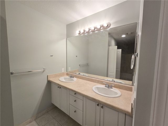 5035 Fairways Circle C207, Vero Beach, FL 32967