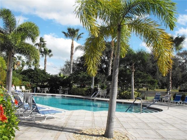 5035 Fairways Circle C207, Vero Beach, FL 32967