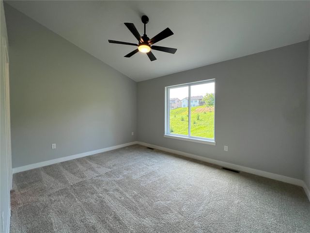 1401 Legend Drive, Tiffin, IA 52340