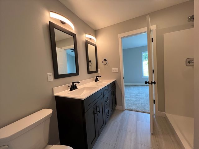 1401 Legend Drive, Tiffin, IA 52340