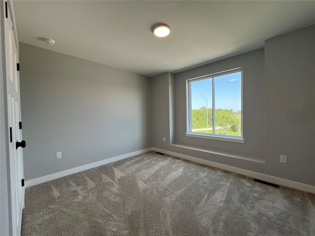 1401 Legend Drive, Tiffin, IA 52340