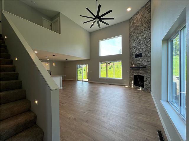 1401 Legend Drive, Tiffin, IA 52340