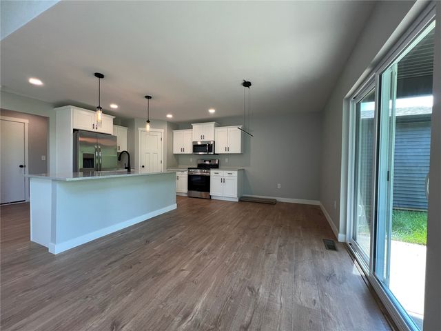 1401 Legend Drive, Tiffin, IA 52340