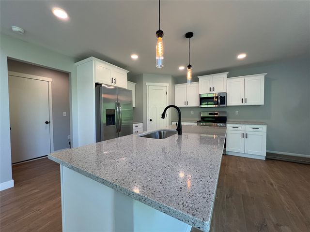 1401 Legend Drive, Tiffin, IA 52340