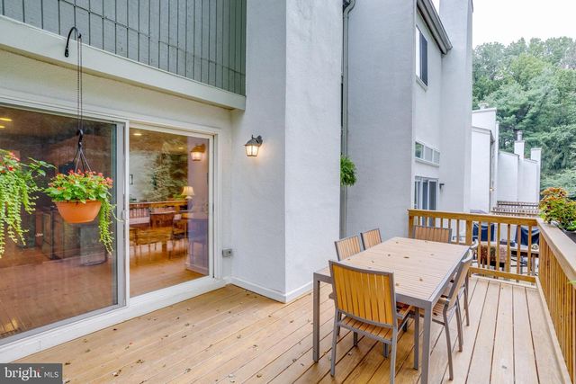 11710 DECADE CT, Reston, VA 20191