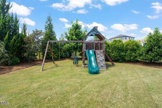 208 Cedar Wren Lane, Holly Springs, NC 27540