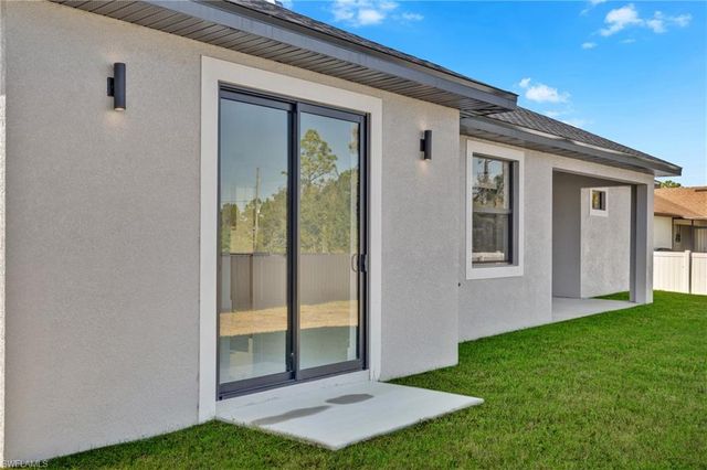 1142 Edelweiss ST E, Lehigh Acres, FL 33974