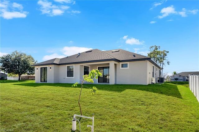 1142 Edelweiss ST E, Lehigh Acres, FL 33974