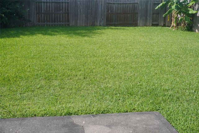 2663 Skyview Grove Court, Houston, TX 77047