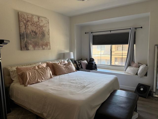 4455 E Paradise Village Parkway S Apt 1040, Phoenix, AZ 85032