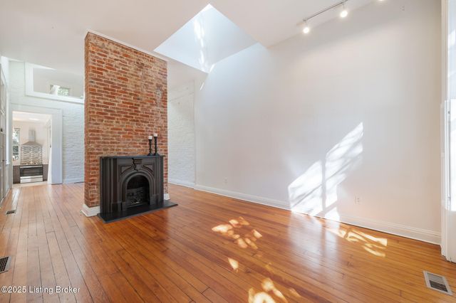 1407 E Washington St, Louisville, KY 40206