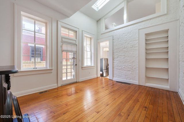 1407 E Washington St, Louisville, KY 40206