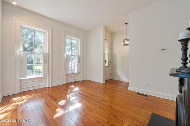 1407 E Washington St, Louisville, KY 40206