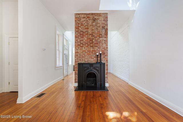 1407 E Washington St, Louisville, KY 40206