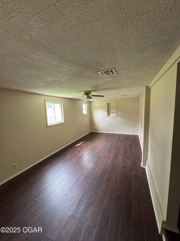 4994 E 20th Street, Joplin, MO 64801