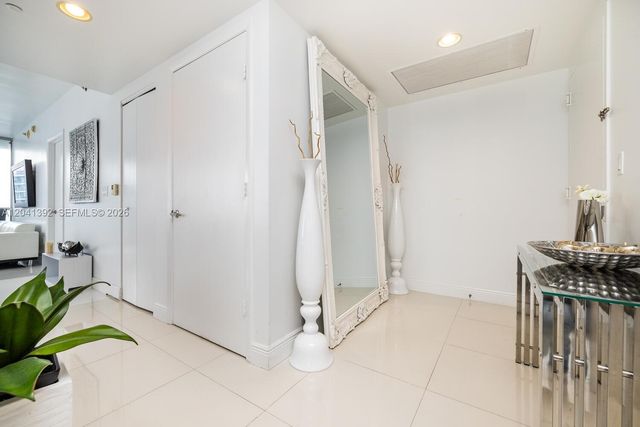 475 Brickell Avenue 4715, Miami, FL 33131