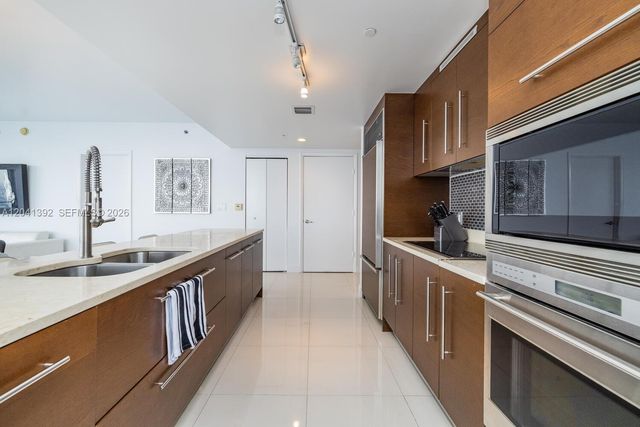 475 Brickell Avenue 4715, Miami, FL 33131