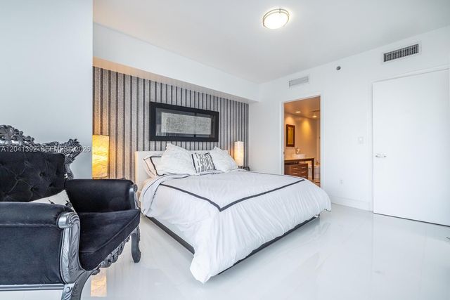 475 Brickell Avenue 4715, Miami, FL 33131