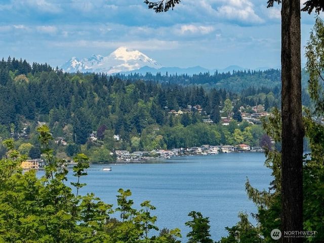 13522 40th Avenue NE, Seattle, WA 98125