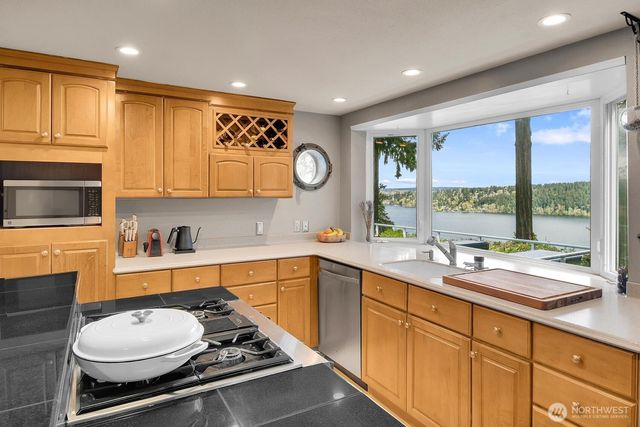 13522 40th Avenue NE, Seattle, WA 98125