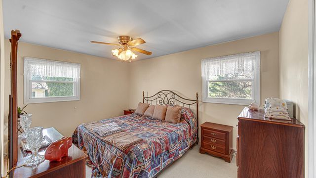 3951 S Lakeshore, Crown Point, IN 46307