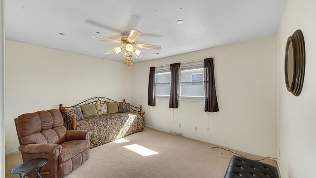 3951 S Lakeshore, Crown Point, IN 46307