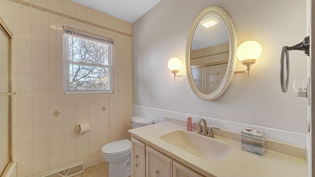 3951 S Lakeshore, Crown Point, IN 46307