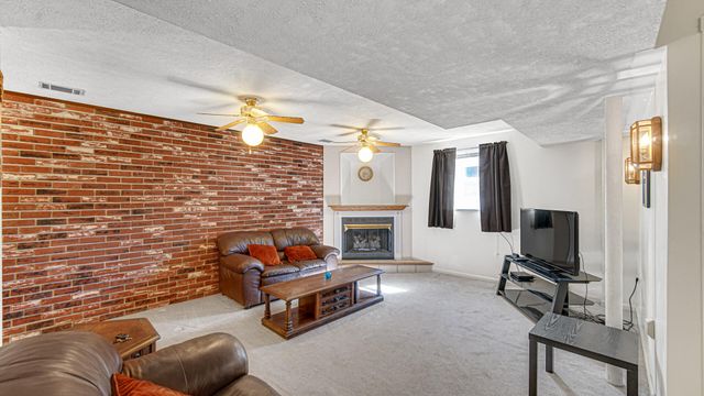 3951 S Lakeshore, Crown Point, IN 46307