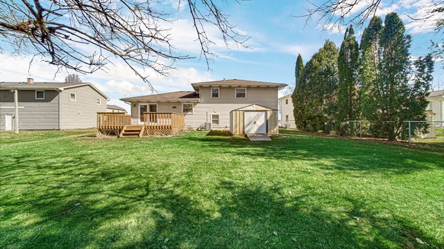 3951 S Lakeshore, Crown Point, IN 46307