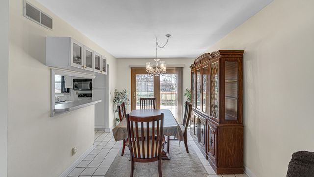 3951 S Lakeshore, Crown Point, IN 46307