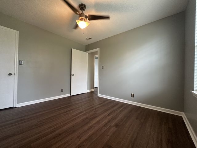 361 Dupuis Dr, Clarksville, TN 37042