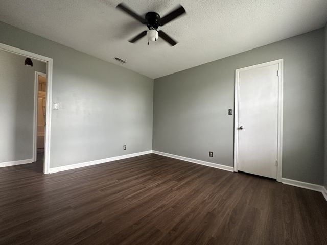 361 Dupuis Dr, Clarksville, TN 37042