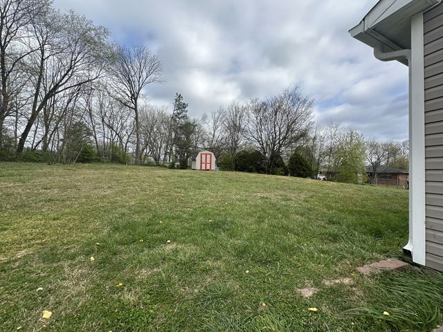 361 Dupuis Dr, Clarksville, TN 37042