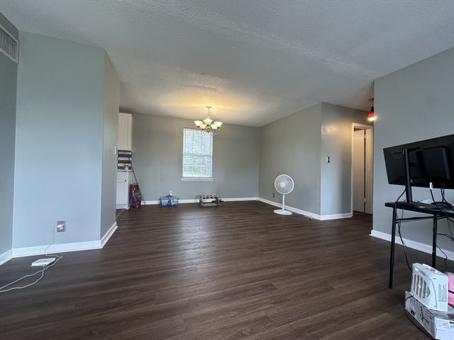 361 Dupuis Dr, Clarksville, TN 37042