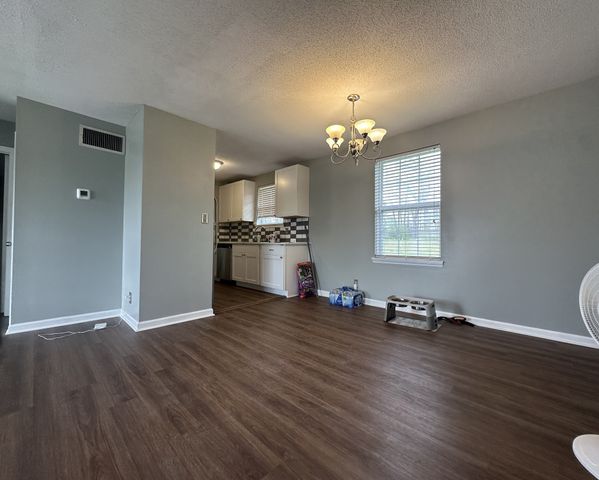 361 Dupuis Dr, Clarksville, TN 37042