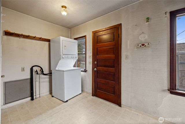 125 S 64th Street, Tacoma, WA 98408