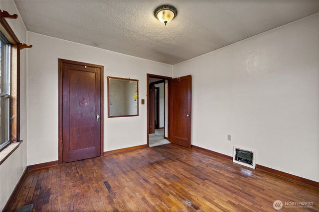 125 S 64th Street, Tacoma, WA 98408