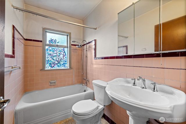 125 S 64th Street, Tacoma, WA 98408