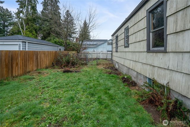125 S 64th Street, Tacoma, WA 98408