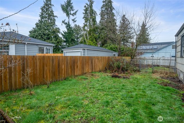 125 S 64th Street, Tacoma, WA 98408