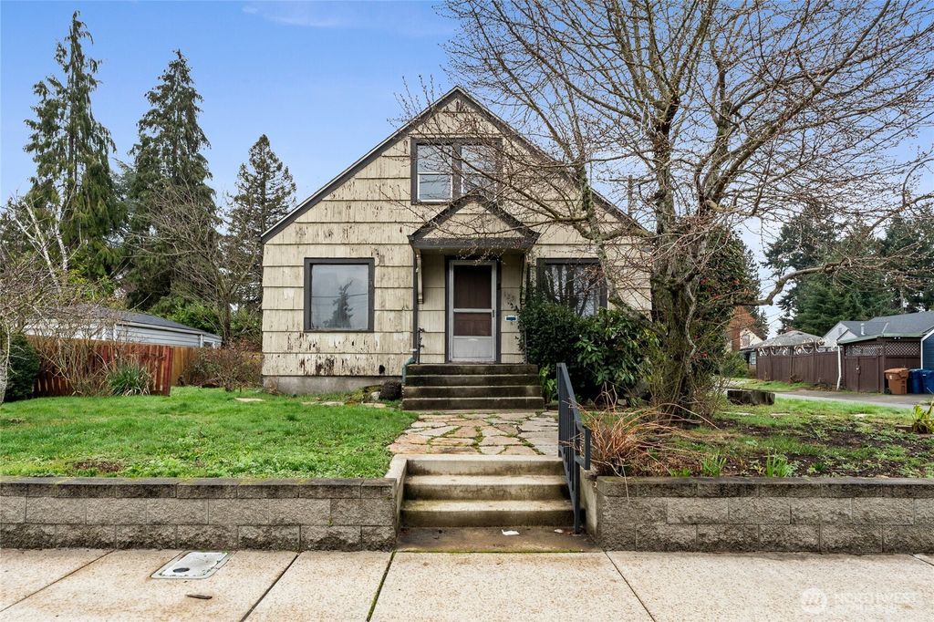 125 S 64th Street, Tacoma, WA 98408