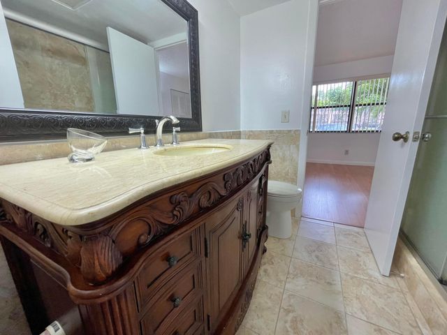 10442 Sunrise Lakes Boulevard 104, Sunrise, FL 33322
