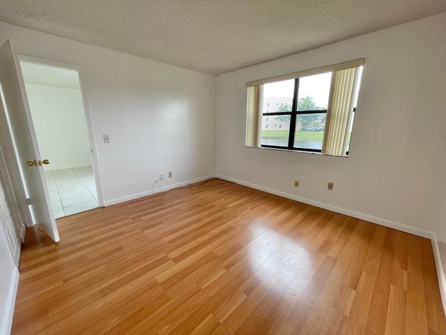 10442 Sunrise Lakes Boulevard 104, Sunrise, FL 33322