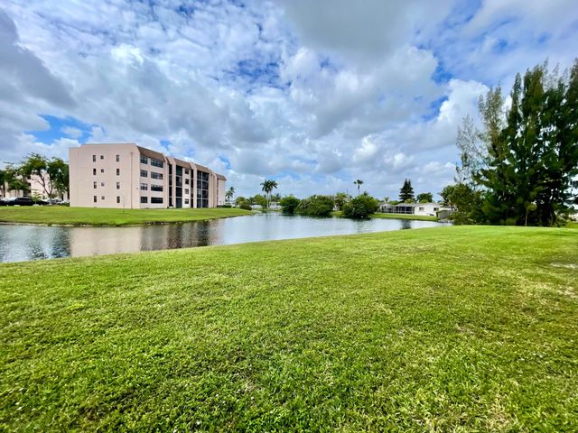 10442 Sunrise Lakes Boulevard 104, Sunrise, FL 33322